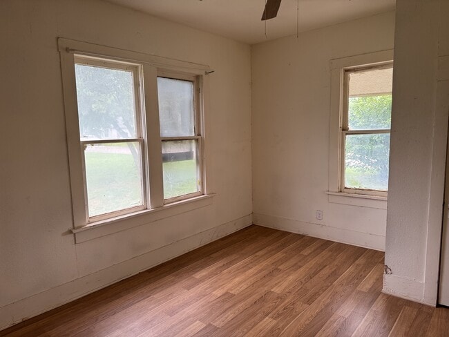 Bedroom - 510 N Stratton St