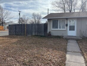 Building Photo - 917 2nd St