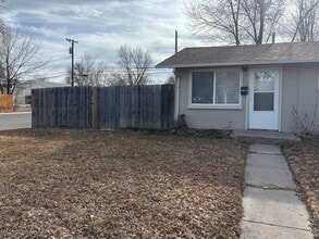 Building Photo - 917 2nd St