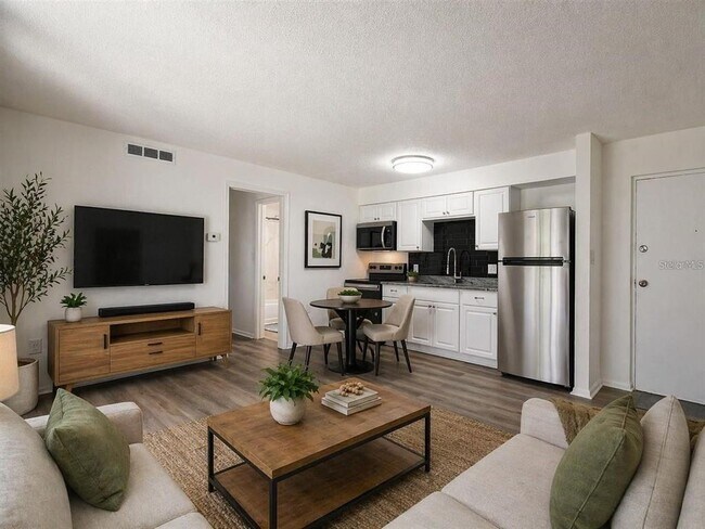 Building Photo - 4215 E Bay Dr