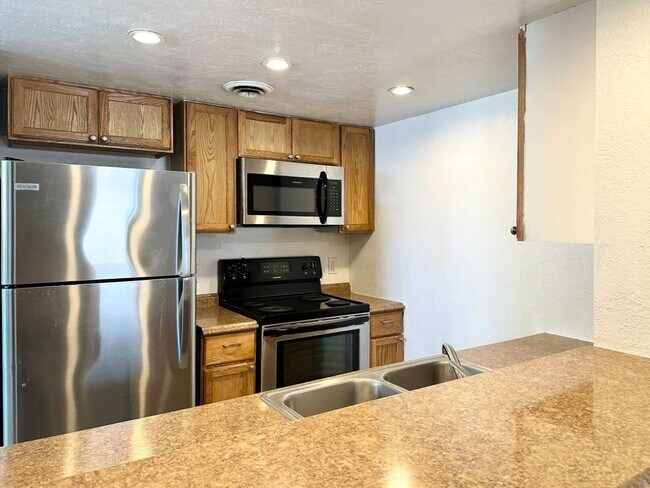 Foto del edificio - 1620 N Wilmot Rd