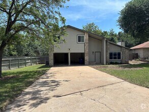 Building Photo - 6605 Danwood Dr