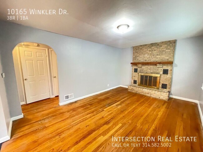 Foto del edificio - Spacious 3 Bedroom w/ Big Backyard, Finish...