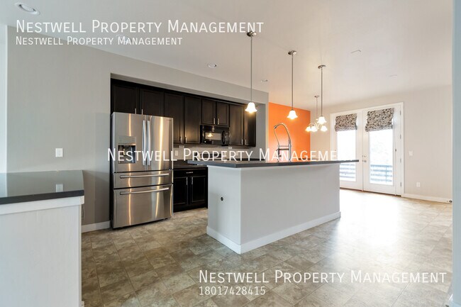 Building Photo - Gorgeous 4-bed Townhome in Daybreak