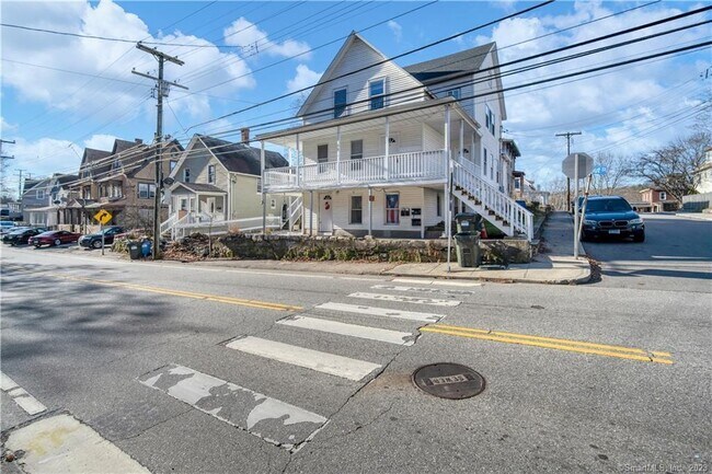 Building Photo - 187 Laurel Hill Ave
