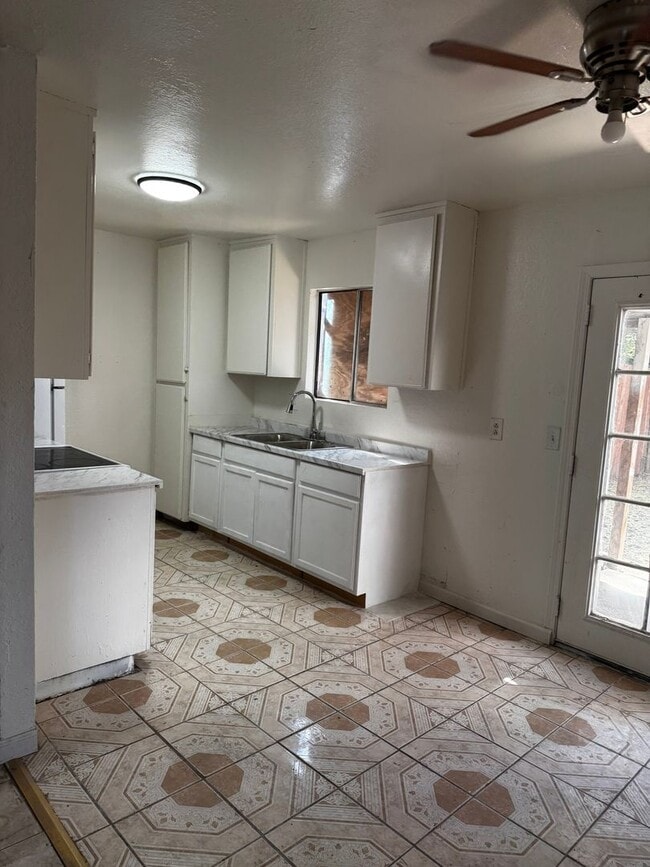Building Photo - 6284 Porterfield Ct