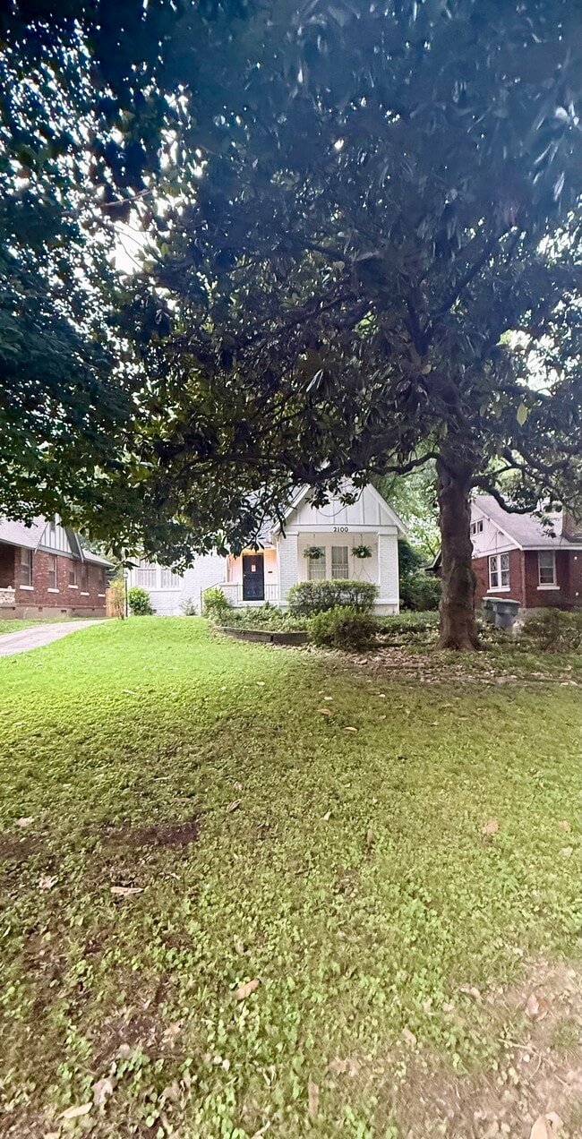 Building Photo - 2100 University Cir
