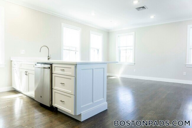 Foto del edificio - 79 Linden St