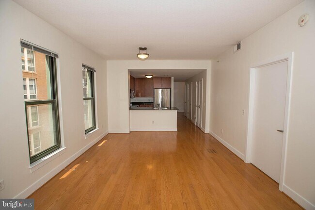Building Photo - 910 M St NW