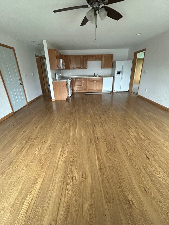 Building Photo - Tama Iowa Duplex