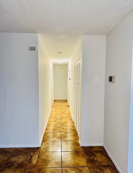 Foto del edificio - 2941 NW 9th Pl