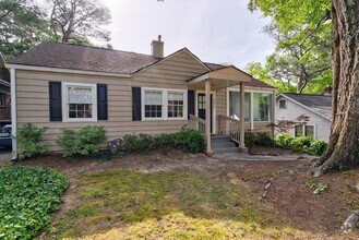 Building Photo - 2875 Lookout Pl NE