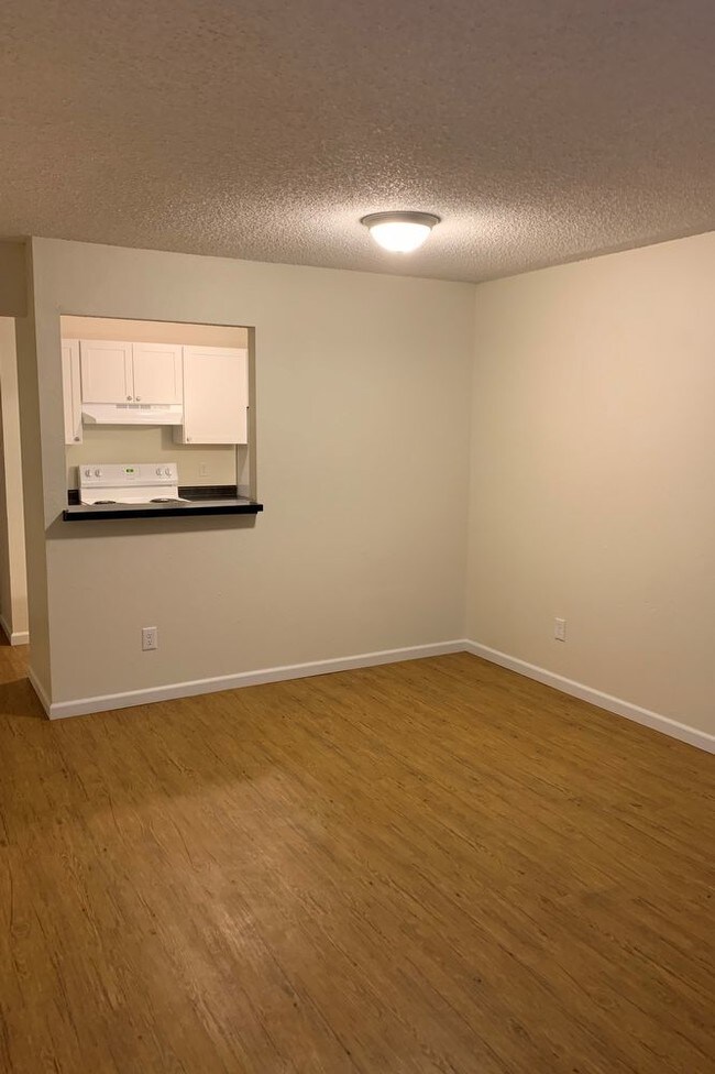 Foto del edificio - Move in special 100 of first months rent
