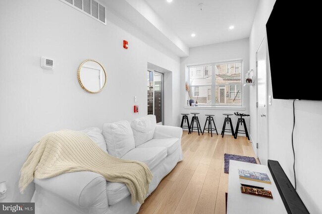 Foto del edificio - 1702 Point Breeze Ave