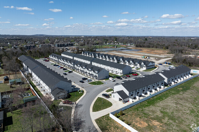 Foto del edificio - South Maple Townhomes