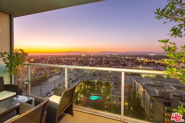 Foto del edificio - 13700 Marina Pointe Dr