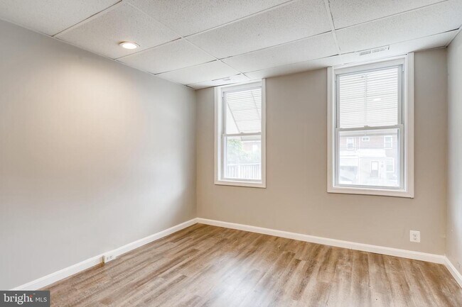 Building Photo - 3009 Shannon Dr
