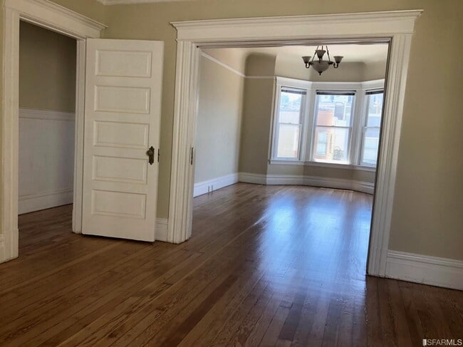 Building Photo - 291 Church St