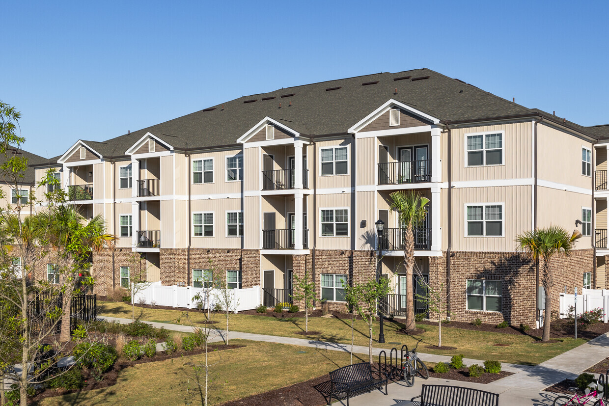 Crescent Pointe Apartments - 4650 Crescent Pointe Dr North Charleston ...