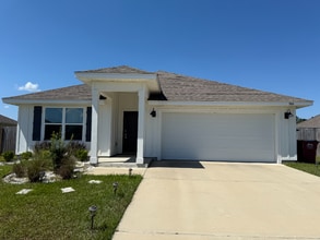 Building Photo - 904 Sandbar Loop
