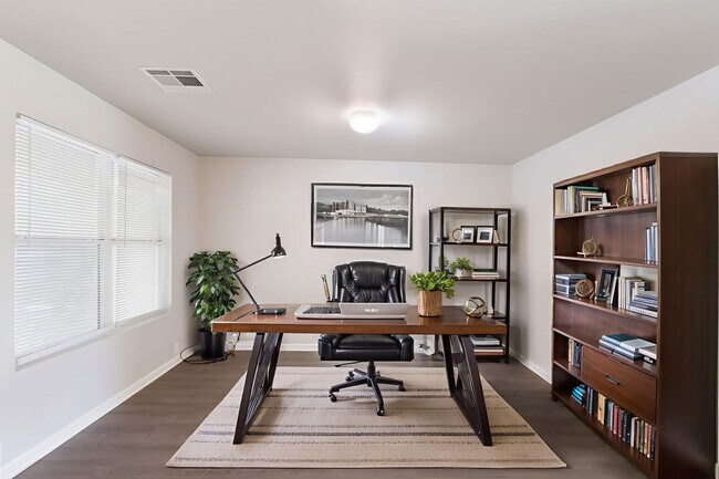 Building Photo - Stylish & Spacious 4-Bedroom Home