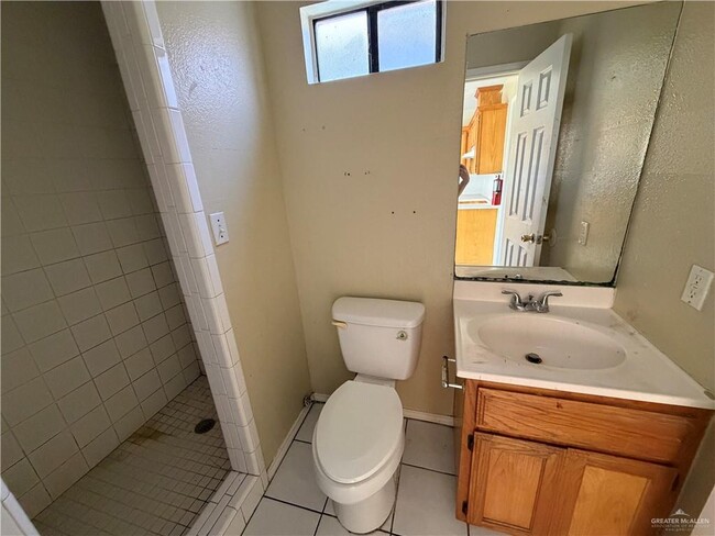 Building Photo - 6 Cisne St