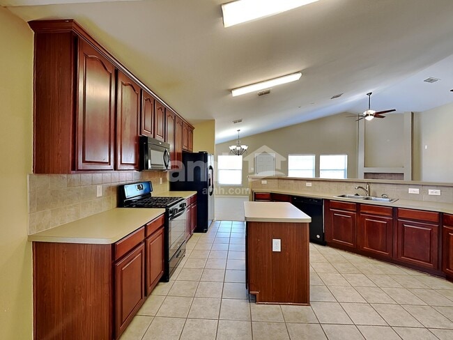 Building Photo - 1415 Spinnaker Way