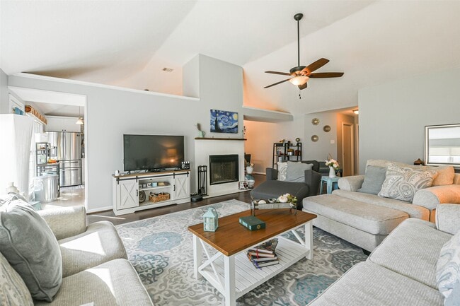 Foto del edificio - 4030 Bentley Dr