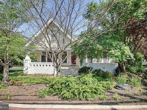 Building Photo - 1542 Chain Bridge Rd