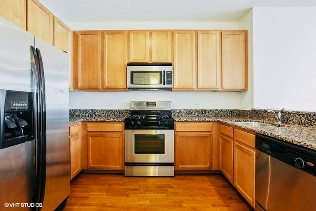 Building Photo - 1600 S Prairie Ave