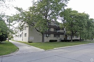 Building Photo - 1401 S Driscoll St