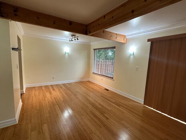 Building Photo - 3182 Bolgos Cir