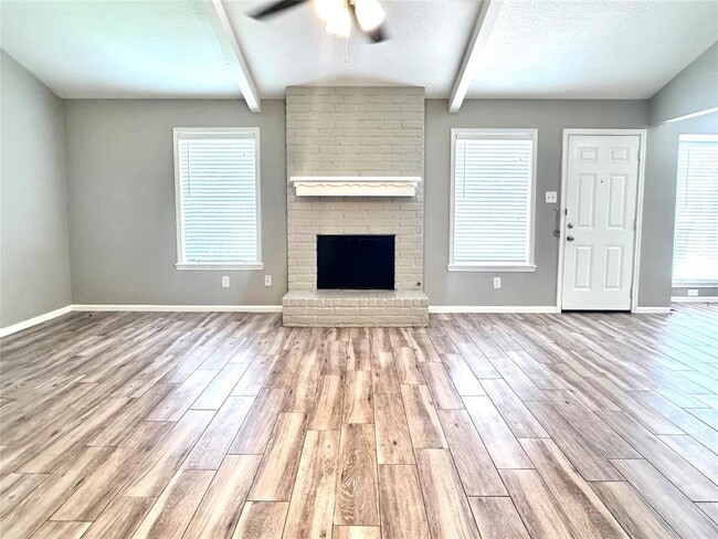 Building Photo - 4810 Elmbrook Dr