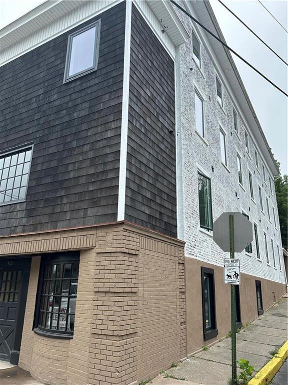 Building Photo - 427 Delaware Ave