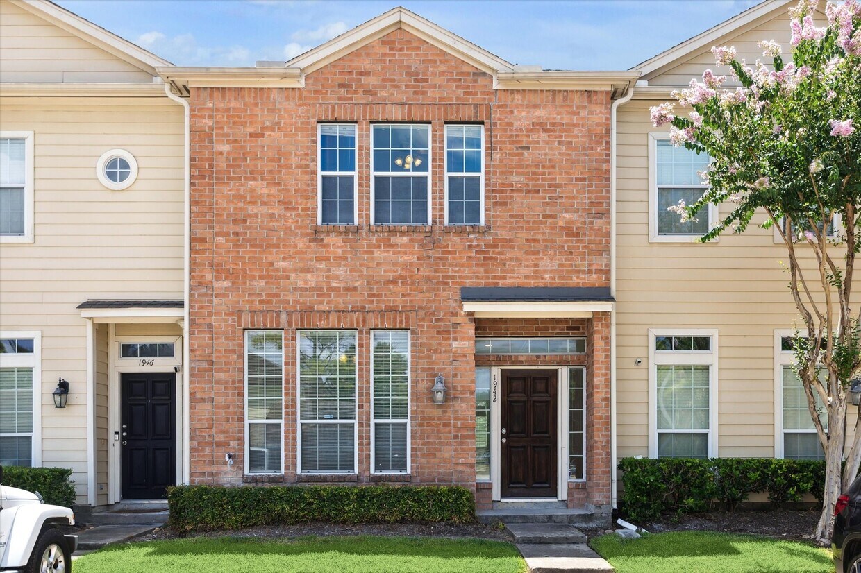 Foto principal - 1942 Gentryside Dr