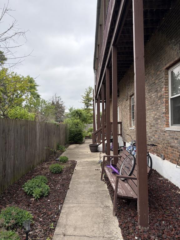 Foto del edificio - 729 Meeker Ave