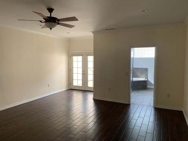 Building Photo - 9011 Los Coches Rd