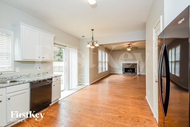 Building Photo - 506 Millside Tr