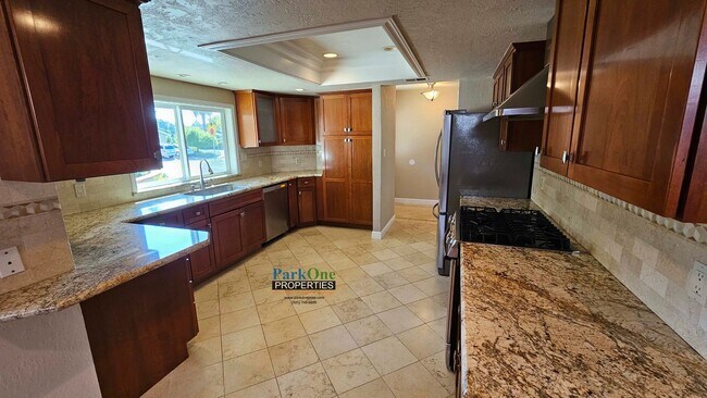 Foto del edificio - Great Single Family Home in Northgate Area