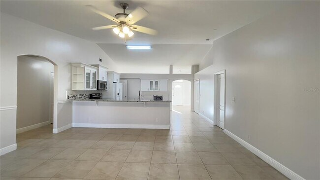 Building Photo - 14201 Babylon Way