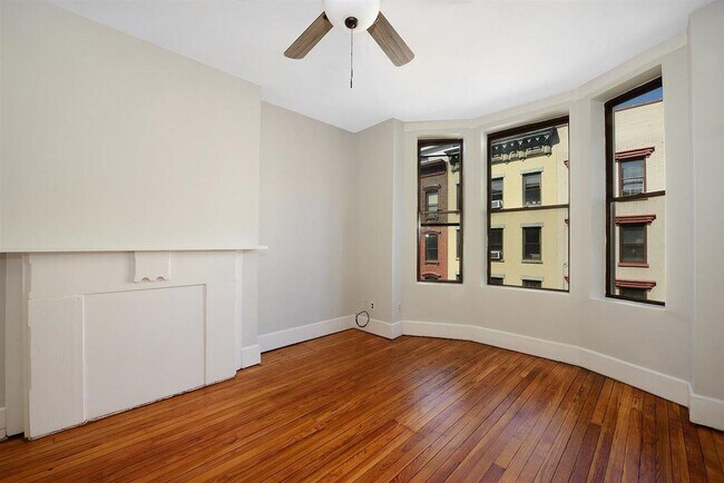 Foto del edificio - 261 1st St