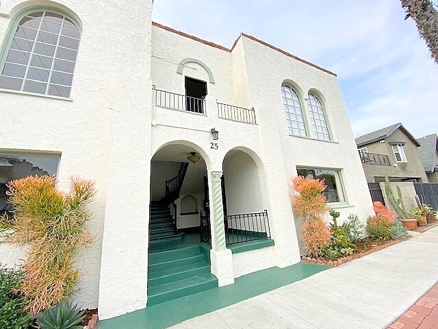 Building Photo - 25 Falcon Ave