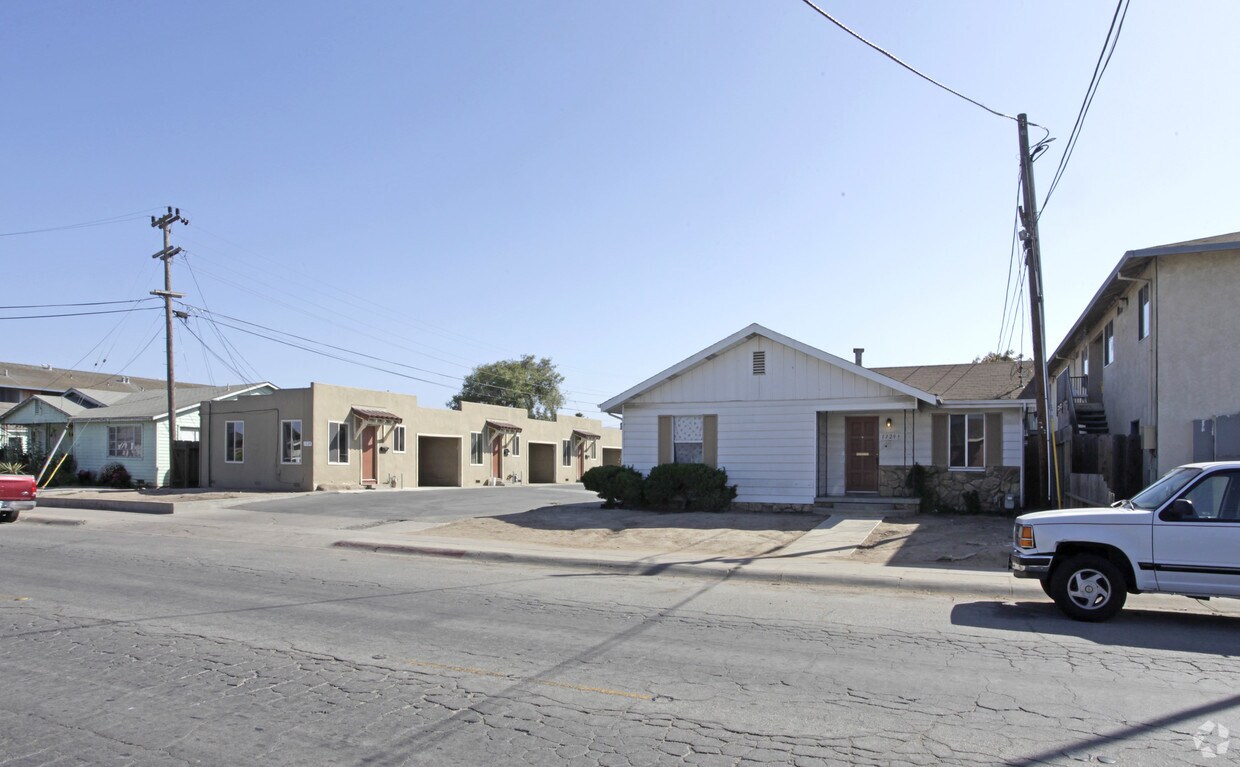 Primary Photo - 1329 Garner Ave