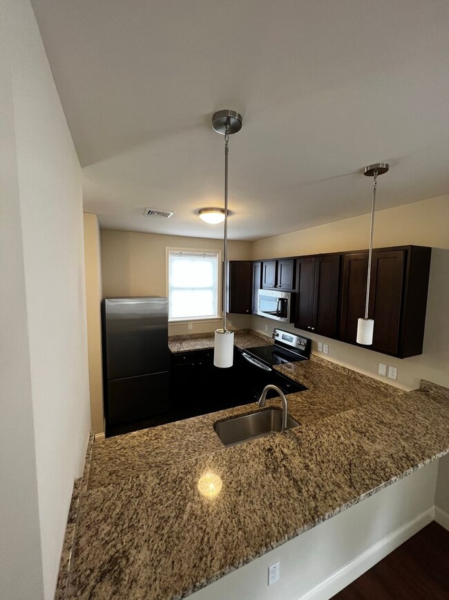Building Photo - 235 Bayberry Cir