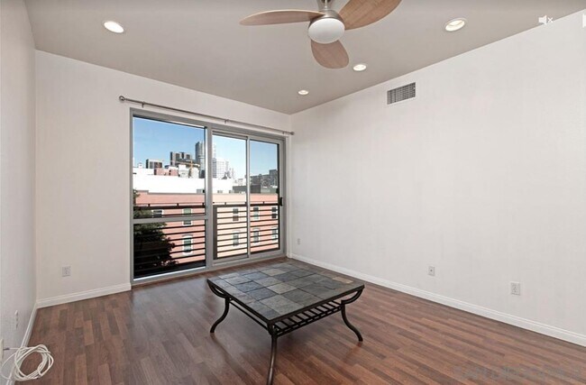 Building Photo - 445 Island Ave