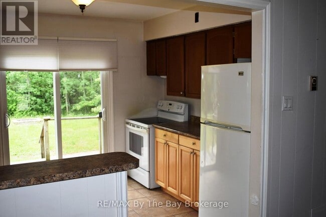 Photo du bâtiment - 1731 Shore Ln