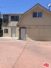 Building Photo - 2217 S Hobart Blvd