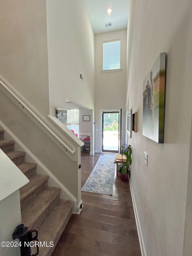 Building Photo - 509 W Red Head Cir
