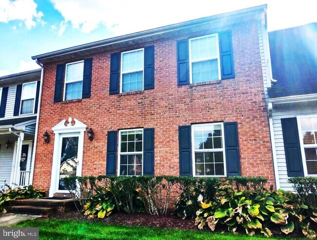 Building Photo - 1004 Granite Ct
