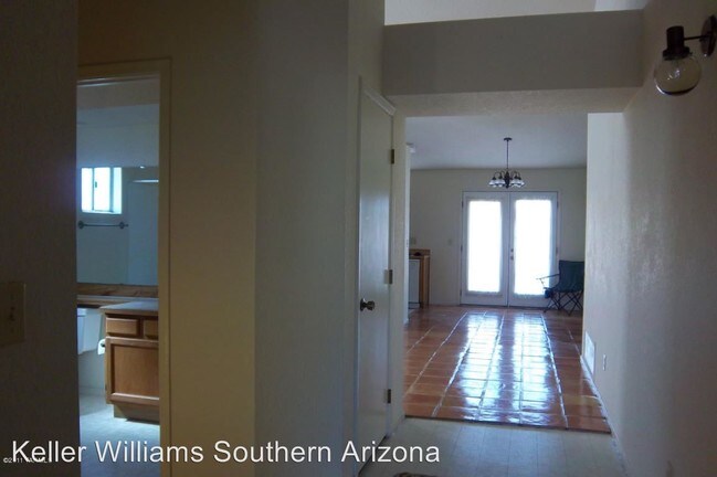Foto del edificio - 8153 N Streamside Ave